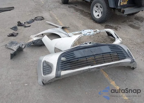 2015 Toyota Yaris L z USA, uszkodzony, nr VIN VNKKTUD31FA038794